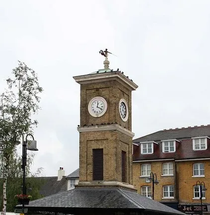 Hoddesdon Clock Tower and its clock faces