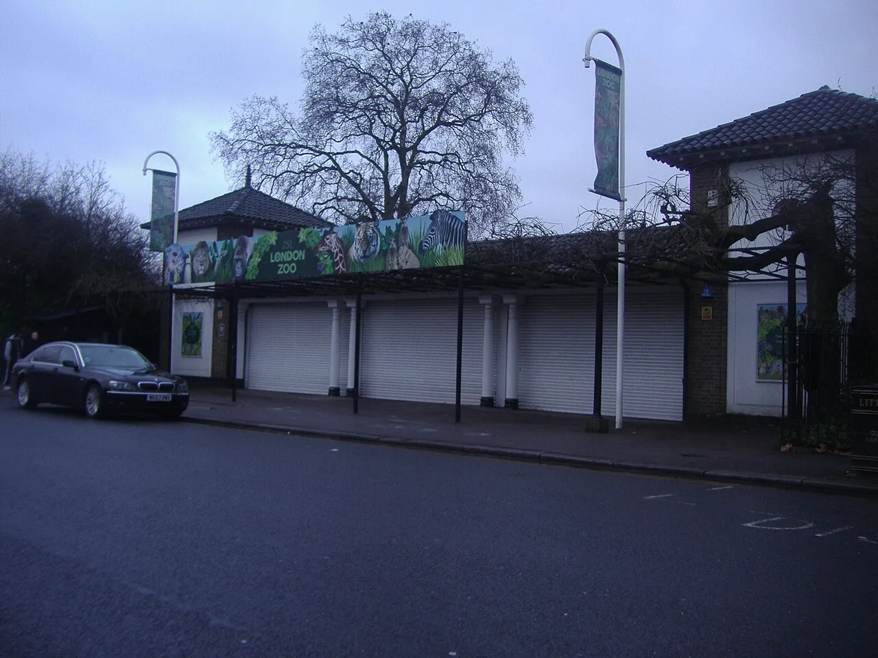 The public entrance frontage of London Zoo